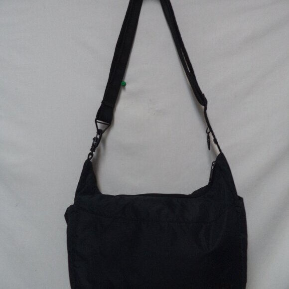 Pacsafe Exomesh Messenger Crossbody bag purse RFID blocking black zip top Travel - Picture 4 of 12